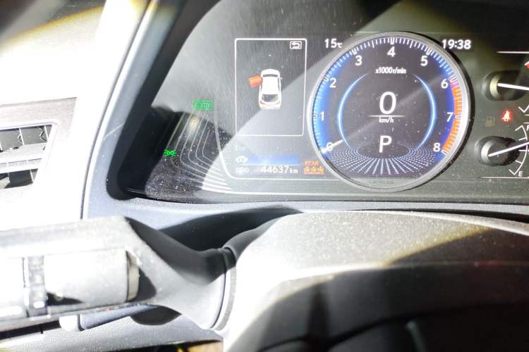 Used Lexus UX 2020 260h Explore-Cool Edition Odometer Close Up