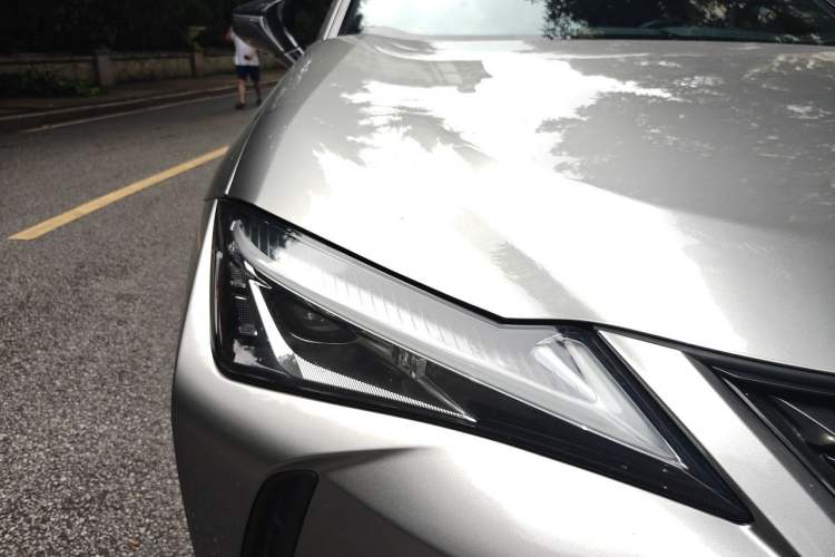 Used Lexus UX 2020 260h Explore-Cool Edition Right Front Headlight