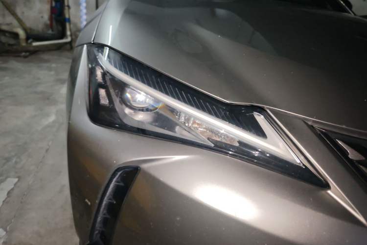 Used Lexus UX 2020 260h Explore & Adventure Edition Right Front Headlight