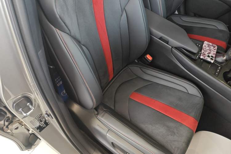 Used Lexus UX 2020 260h F SPORT All-Wheel-Drive Version Right Front Seat