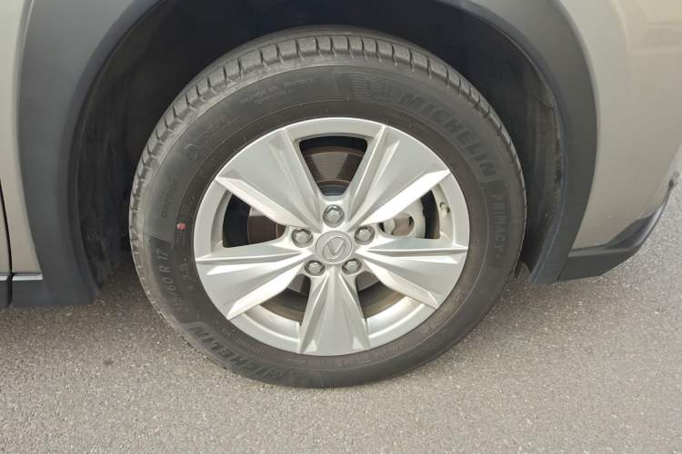 Used Lexus UX 2020 200 Special Edition Right Front Wheel Hub