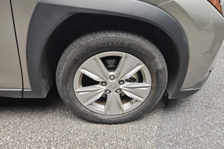 Used Lexus UX 2020 260h Explore-Cool Edition Right Front Wheel Hub