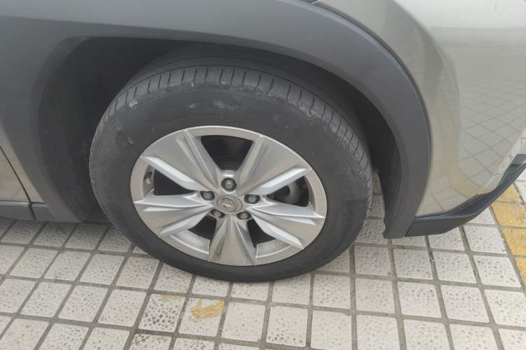 Used Lexus UX 2020 200 Special Edition Right Front Wheel Hub