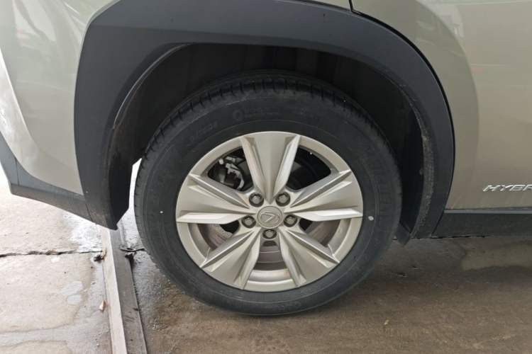 Used Lexus UX 2020 260h Explore-Cool Edition Right Rear Wheel Hub