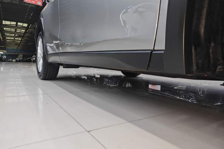 Used Lexus UX 2020 200 Special Edition Right Side Sill