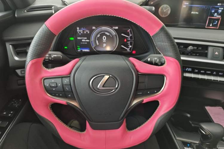 Used Lexus UX 2020 260h Explore-Cool Edition Steering Wheel