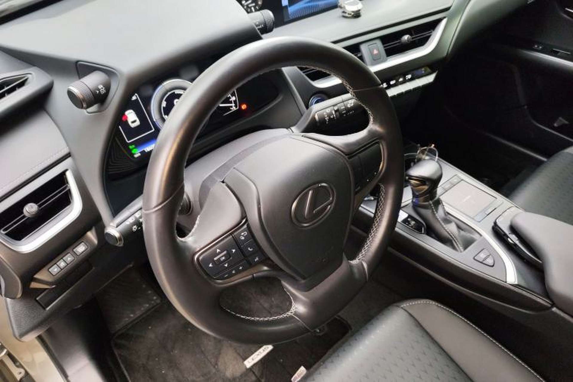 Used Lexus UX 2020 260h Explore-Cool Edition Steering Wheel