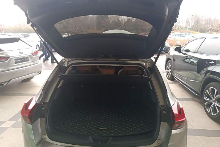 Used Lexus UX 2020 260h Explore & Adventure Edition Trunk