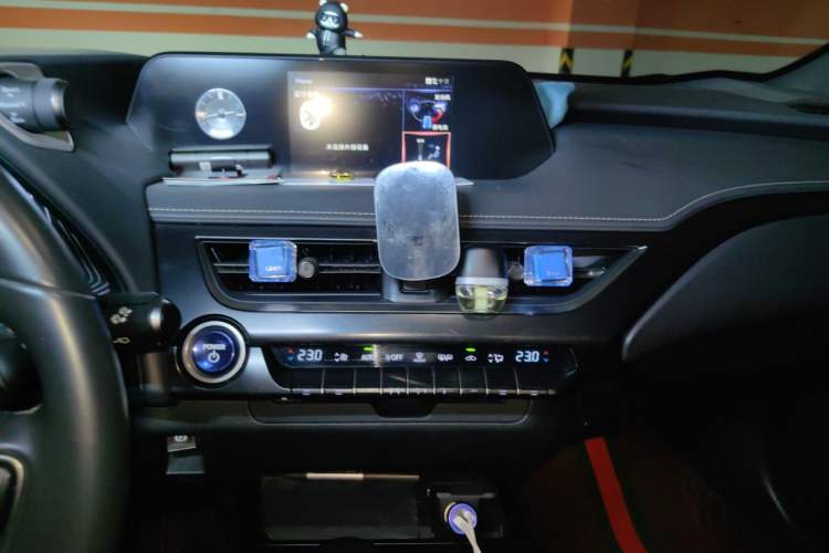 Used Lexus UX 2020 260h Explore & Adventure Edition Audio And AC Panel