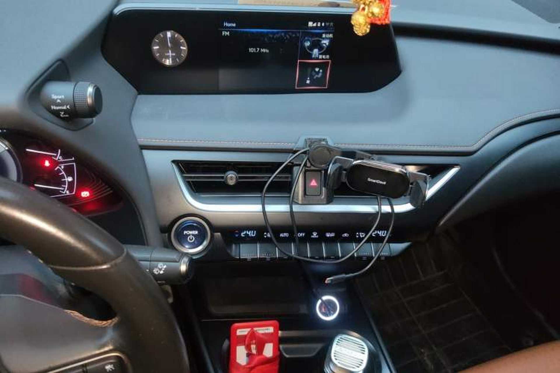 Used Lexus UX 2020 260h Explore & Adventure Edition Audio And AC Panel
