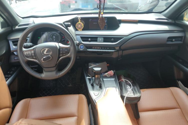 Used Lexus UX 2020 260h Explore & Adventure Edition Center Console