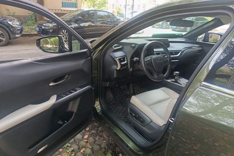 Used Lexus UX 2020 260h Explore & Adventure Edition Driver Seat