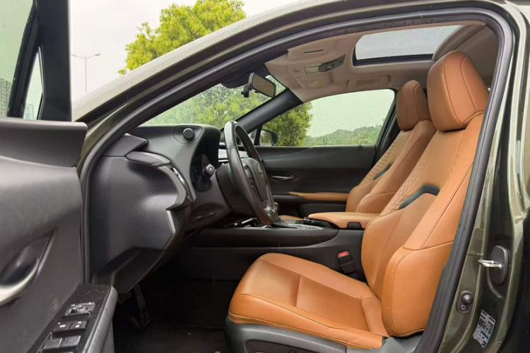 Used Lexus UX 2020 260h Explore & Adventure Edition Interior 2