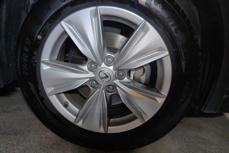 Used Lexus UX 2020 260h Explore & Adventure Edition Right Front Wheel Hub