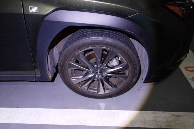 Used Lexus UX 2020 200 F SPORT Version Right Front Wheel Hub