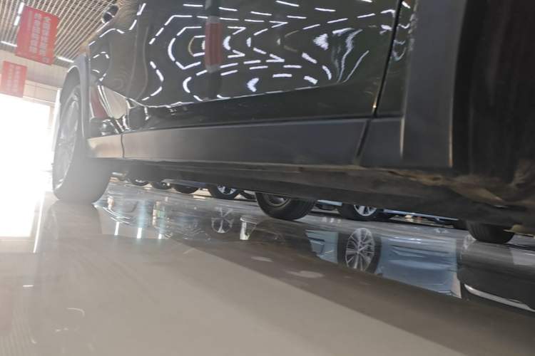 Used Lexus UX 2020 200 Special Edition Right Side Sill