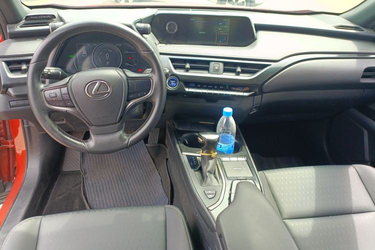 Used Lexus UX 2020 260h Explore-Cool Edition Center Console