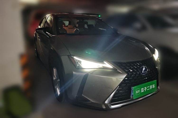 Used Lexus UX 2020 260h Explore-Cool Edition Front Right 45 Deg
