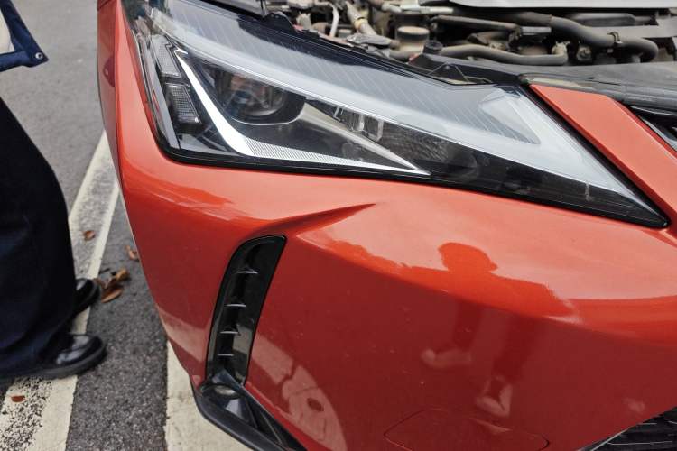 Used Lexus UX 2020 260h Explore & Adventure Edition Right Front Headlight