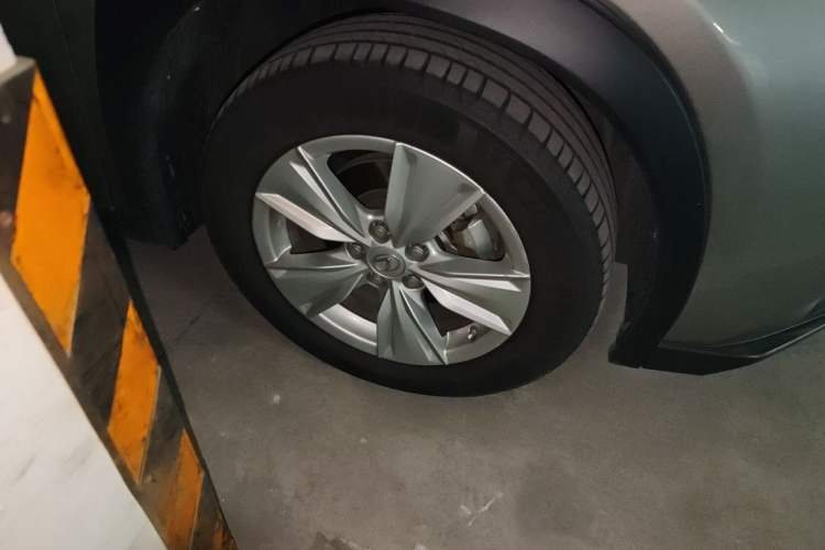 Used Lexus UX 2020 260h Explore-Cool Edition Right Front Wheel Hub