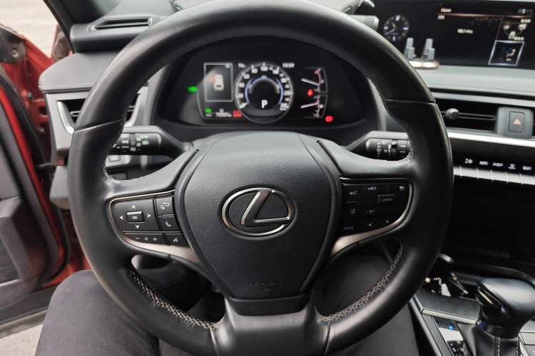 Used Lexus UX 2020 260h Explore & Adventure Edition Steering Wheel