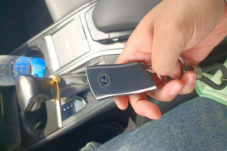 Used Lexus UX 2020 260h Explore-Cool Edition Vehicle Key