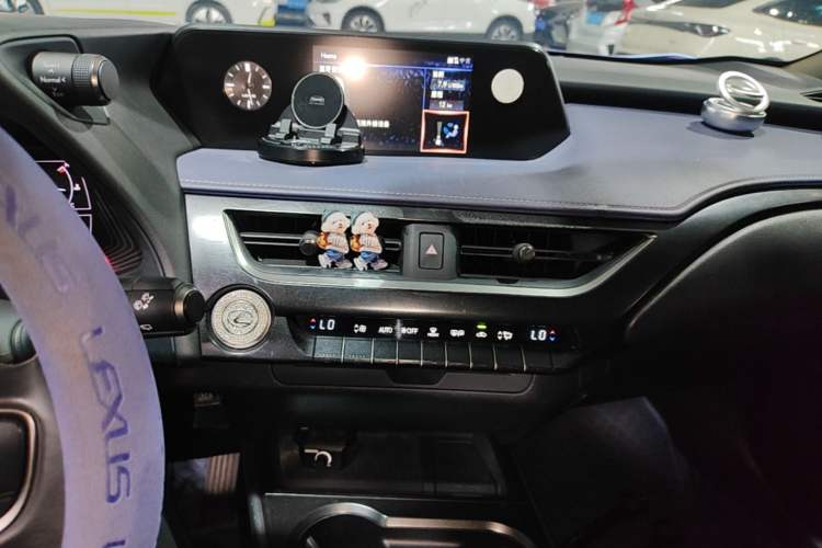 Used Lexus UX 2020 200 Special Edition Audio And AC Panel