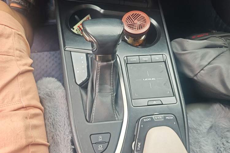 Used Lexus UX 2020 200 Special Edition Gear Lever