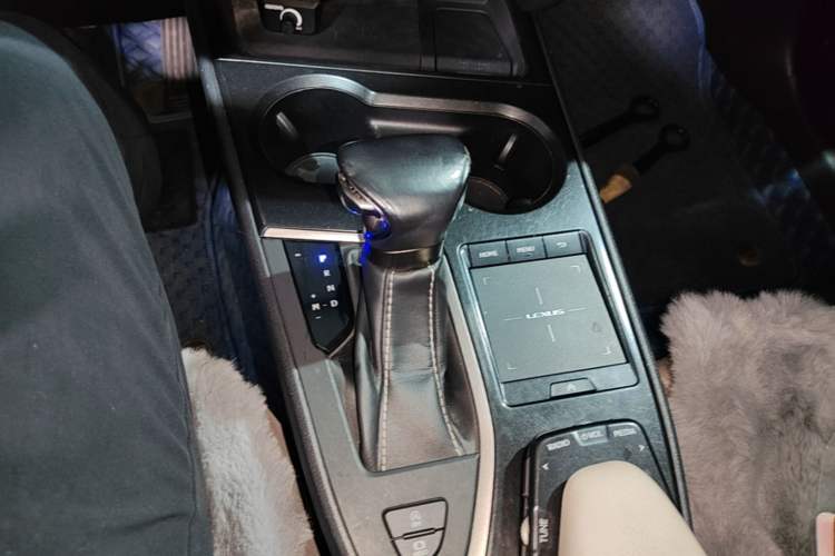Used Lexus UX 2020 200 Special Edition Gear Lever