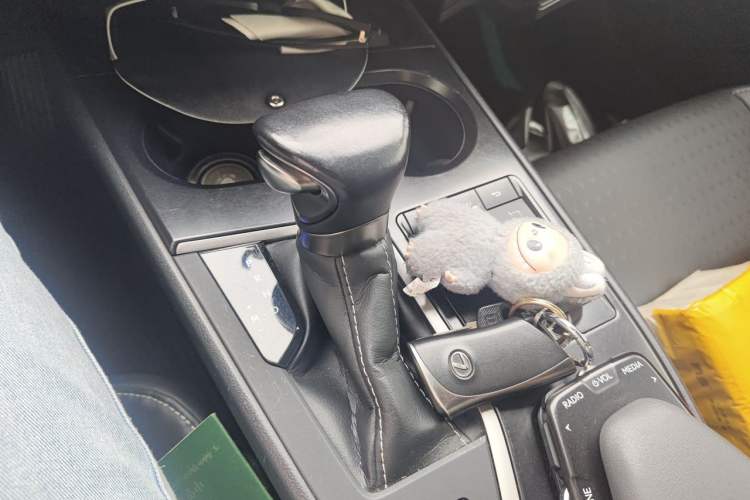 Used Lexus UX 2020 200 Special Edition Gear Lever