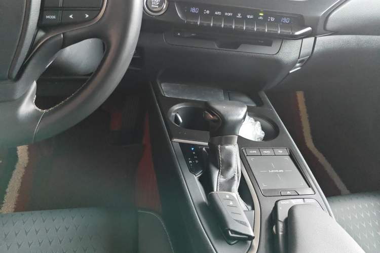Used Lexus UX 2020 200 Special Edition Gear Lever