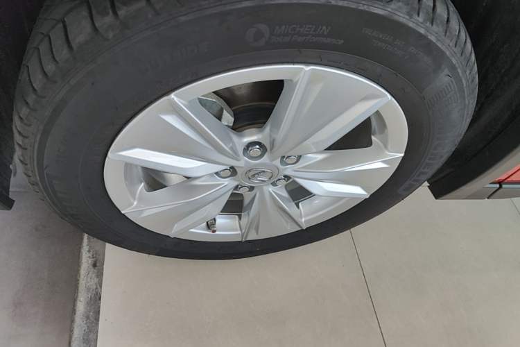 Used Lexus UX 2020 260h Explore & Adventure Edition Left Front Wheel Hub