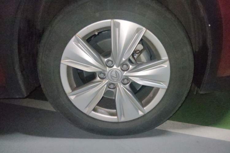 Used Lexus UX 2020 200 Special Edition Right Front Wheel Hub