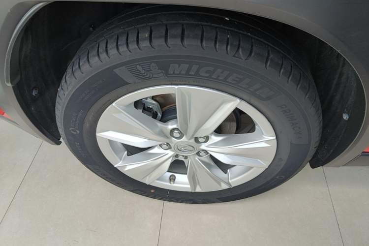 Used Lexus UX 2020 260h Explore & Adventure Edition Right Rear Wheel Hub