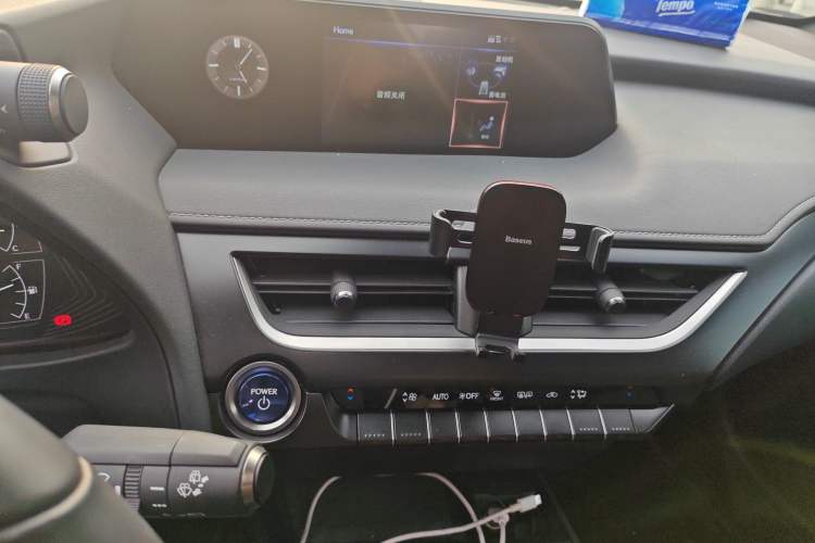 Used Lexus UX 2020 260h Explore & Adventure Edition Audio And AC Panel