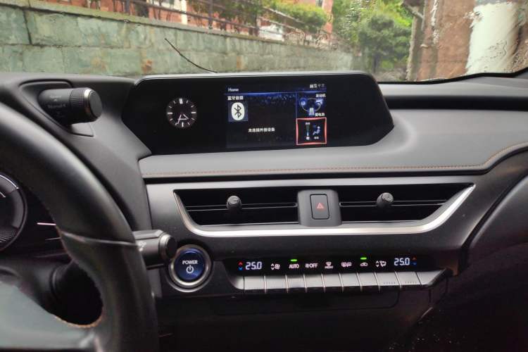Used Lexus UX 2020 260h Explore & Adventure Edition Audio And AC Panel