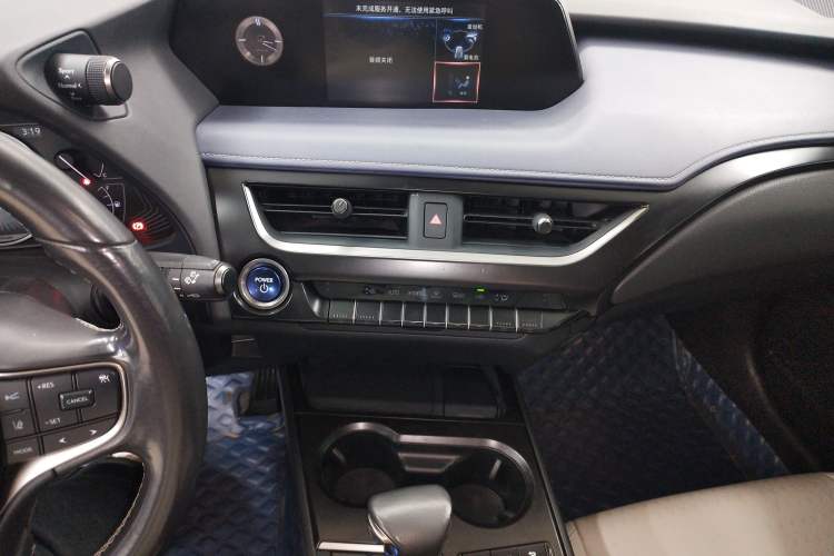 Used Lexus UX 2020 260h Explore & Adventure Edition Audio And AC Panel