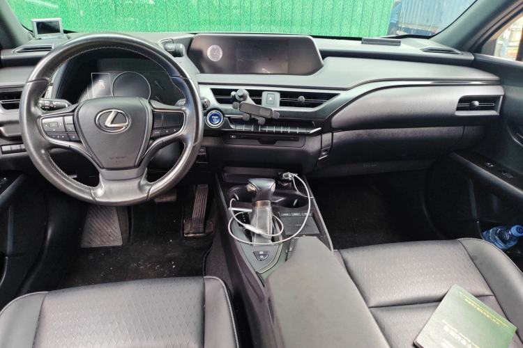 Used Lexus UX 2020 260h Explore-Cool Edition Center Console
