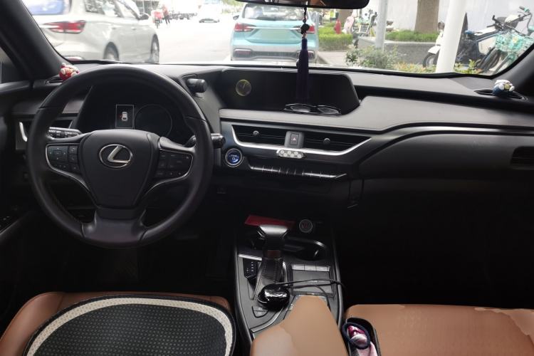 Used Lexus UX 2020 260h Explore & Adventure Edition Center Console