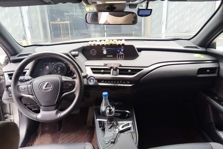 Used Lexus UX 2020 260h Explore & Adventure Edition Center Console