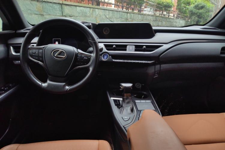 Used Lexus UX 2020 260h Explore & Adventure Edition Center Console