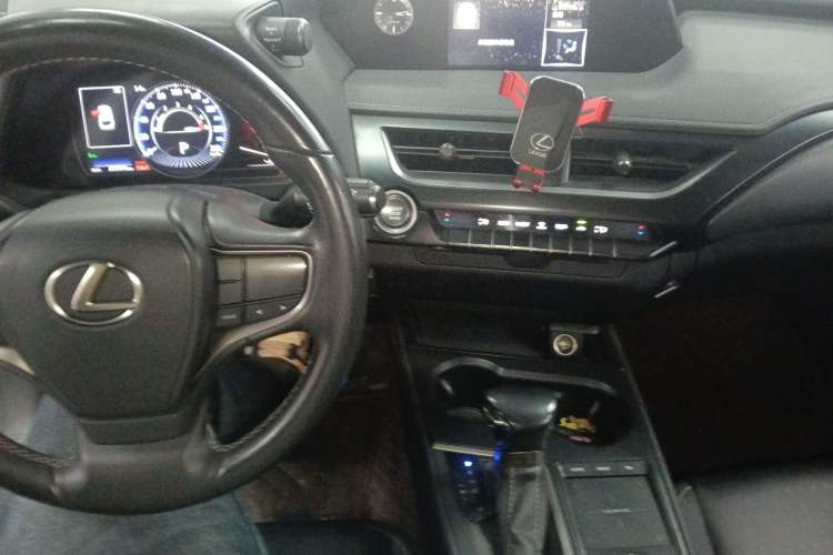 Used Lexus UX 2020 200 Special Edition Center Console