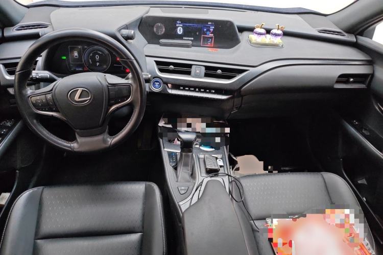 Used Lexus UX 2020 260h Explore-Cool Edition Center Console
