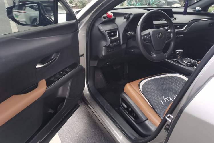 Used Lexus UX 2020 260h Explore & Adventure Edition Driver Seat