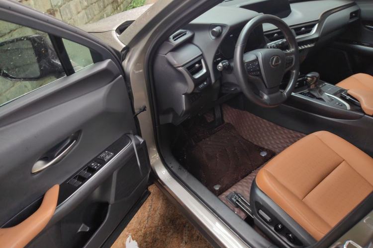 Used Lexus UX 2020 260h Explore & Adventure Edition Driver Seat