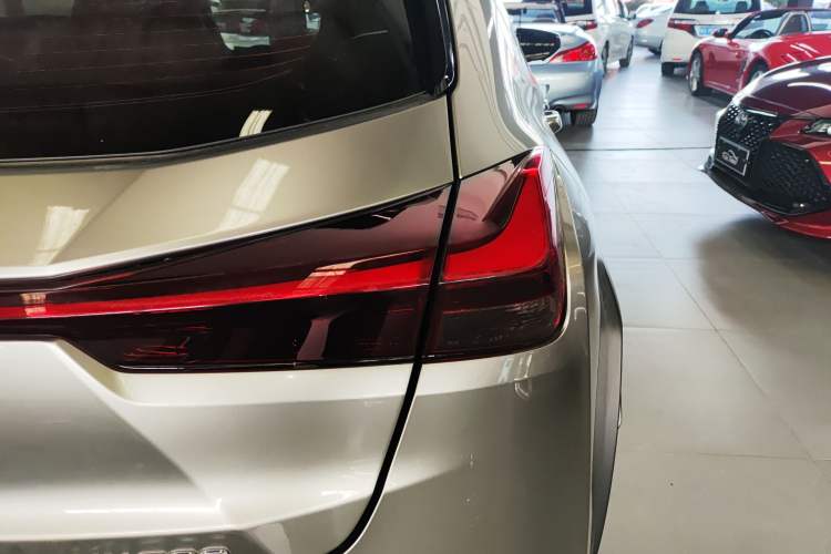 Used Lexus UX 2020 200 Special Edition Exterior 6