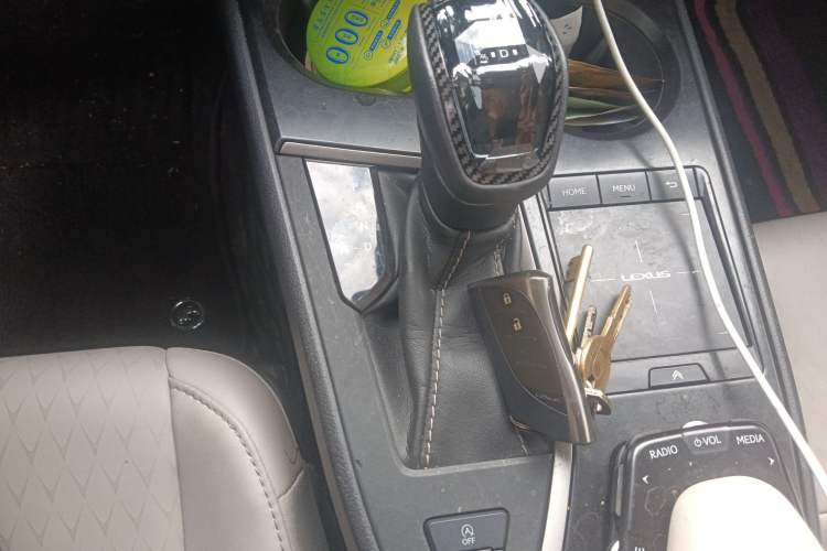 Used Lexus UX 2020 200 Special Edition Gear Lever