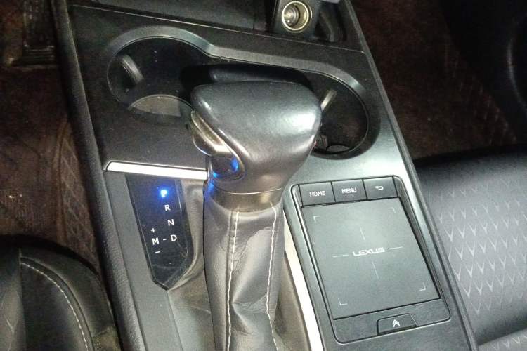 Used Lexus UX 2020 200 Special Edition Gear Lever