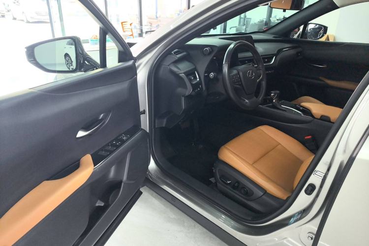 Used Lexus UX 2020 260h Explore & Adventure Edition Interior 2