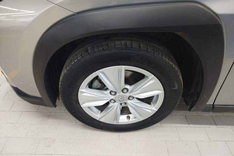 Used Lexus UX 2020 260h Explore & Adventure Edition Left Front Wheel Hub